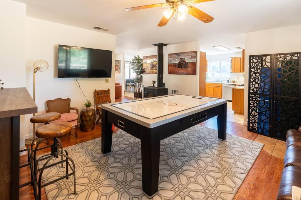 Country Cowboy Hot Tub Hideaway On 20 Acres Villa *